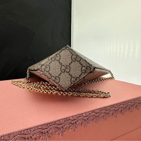 Gucci Valentine's Day Small Heart Bag NEW WITH DUSTBAG - Picture 12 of 17